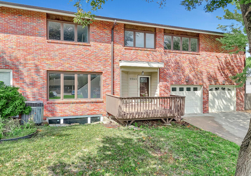 Lincoln House: 5563 Canterbury Ln