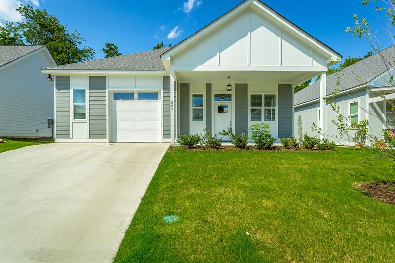 Hixson House: 4727 Stunner Lane