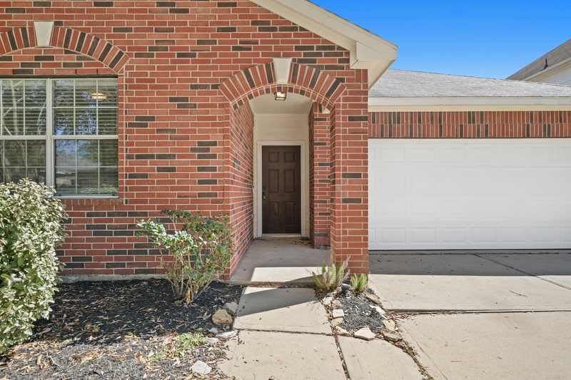 Katy House: 24503 Lakecrest Bend Drive