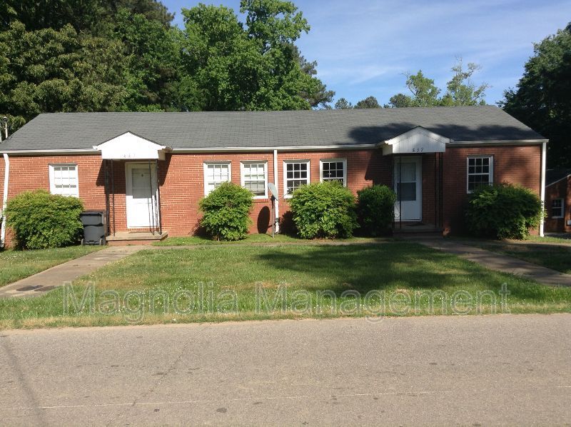 Henderson House: 837 High St