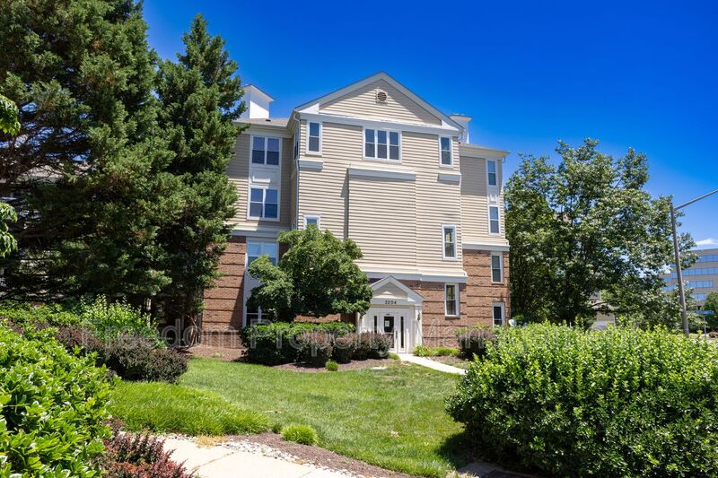 Herndon Condo: 2204 Westcourt Ln
