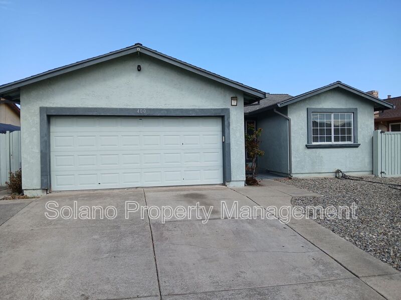 Vallejo House: 400 Mokelumne Drive