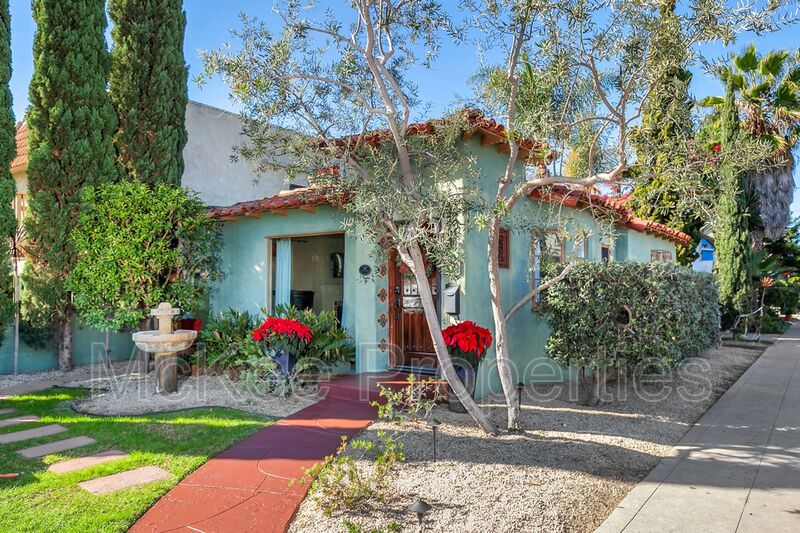 Coronado House: 900 E Avenue