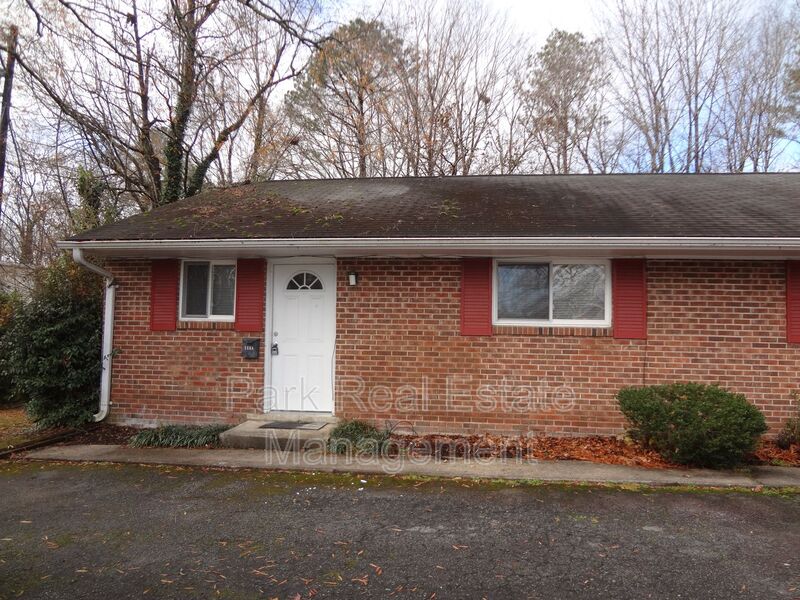 Chapel Hill House: 114 Bim Street