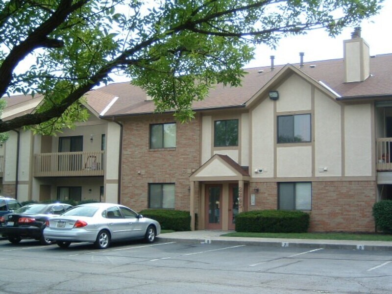 Columbus Condo: 2245 Hedgerow Rd.