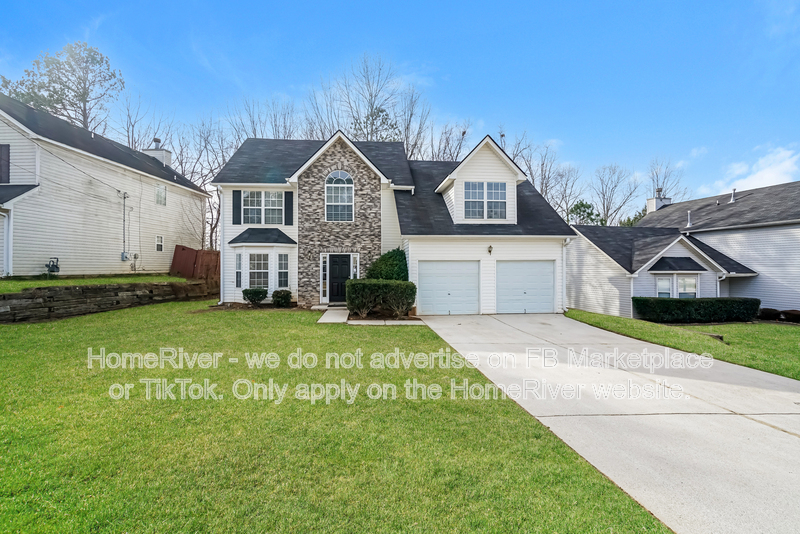 Fairburn House: 470 Cherry Branch Ln