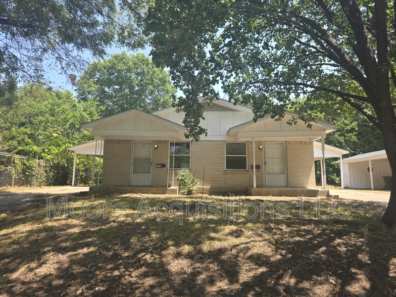 Sherman House: 1435 S Rusk St