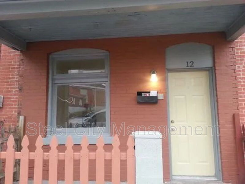 Jeannette Townhome: 12 Cuyler Avenue