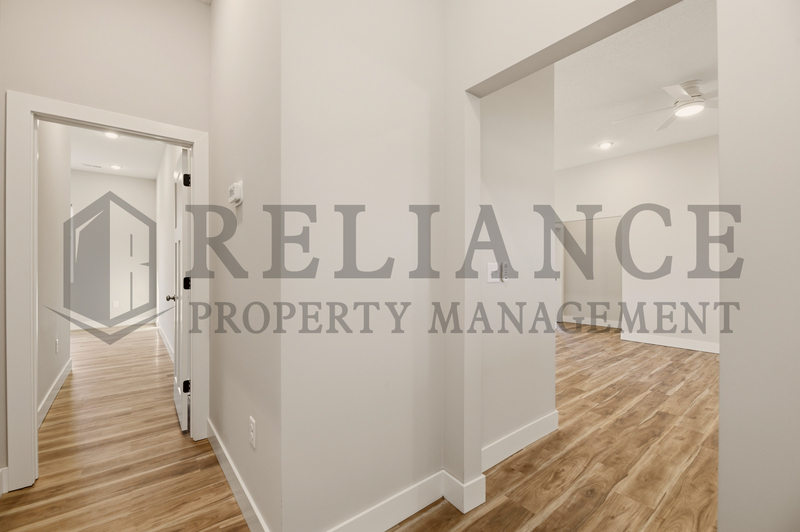 Valley Center House: 619 E Elmwood St