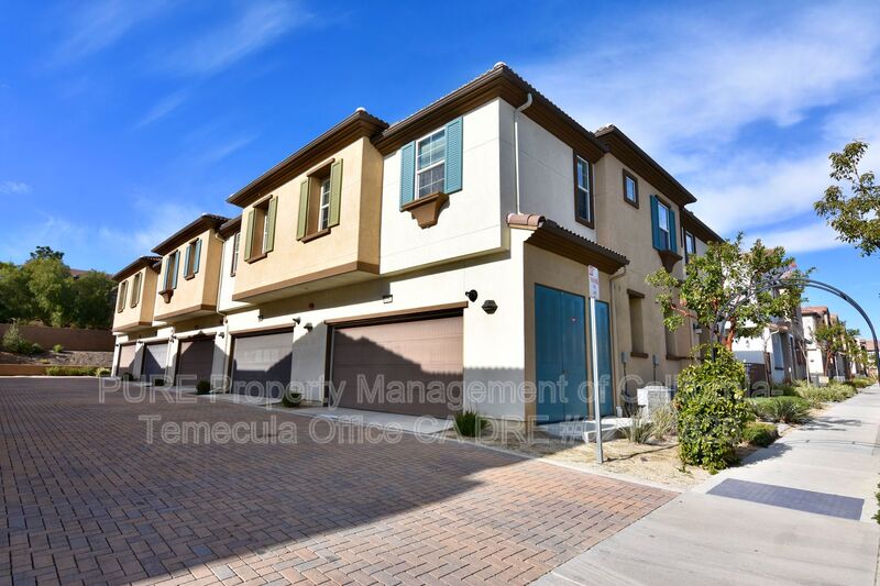 Murrieta House: 40359 Calle Real