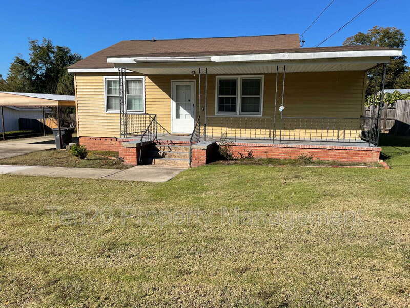 Phenix City House: 411 20th Ave