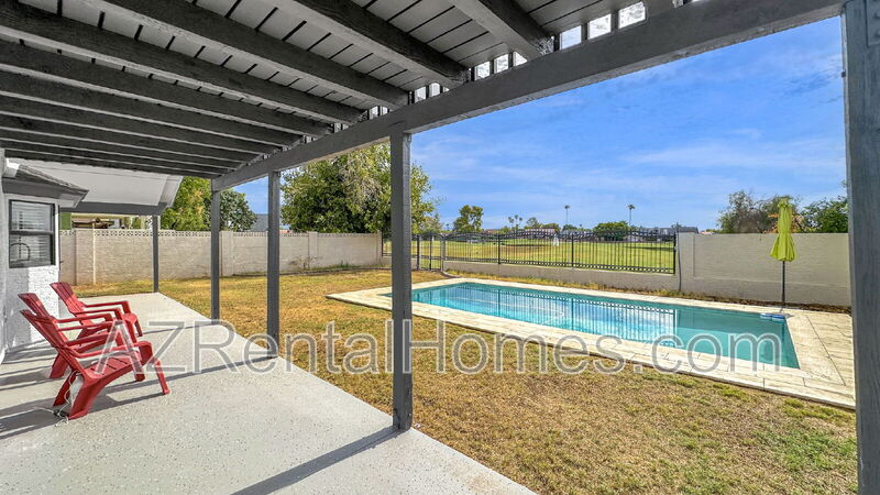Mesa House: 1657 N Doran
