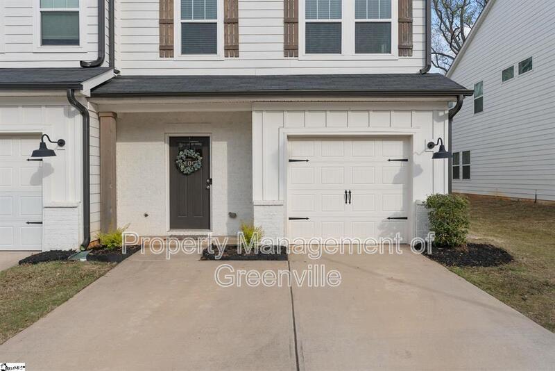 Greer Townhome: 100 Grey Oak Trail