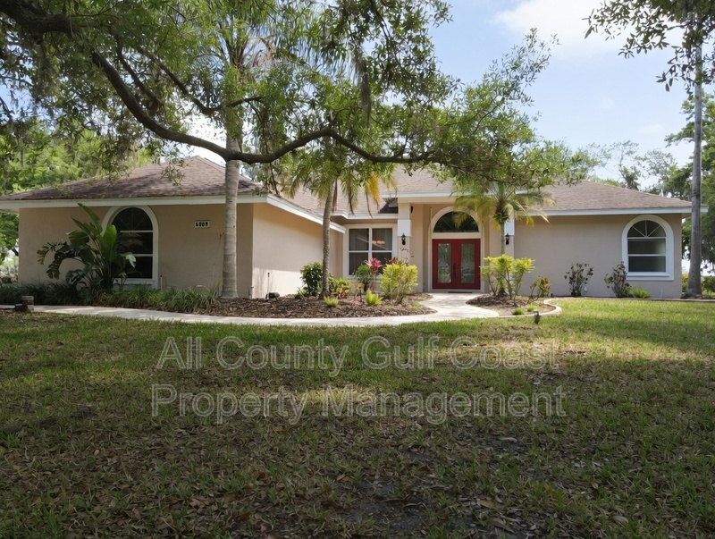 Sarasota House: 6809 Erica Ln