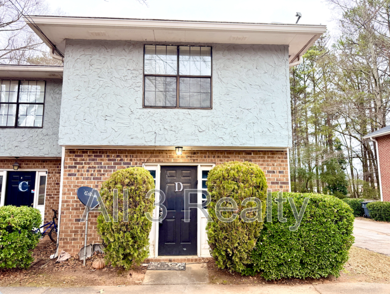 Fayetteville Condo: 470 South Jeff Davis