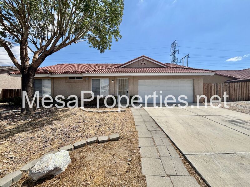 Victorville House: 12423 San Dimas St