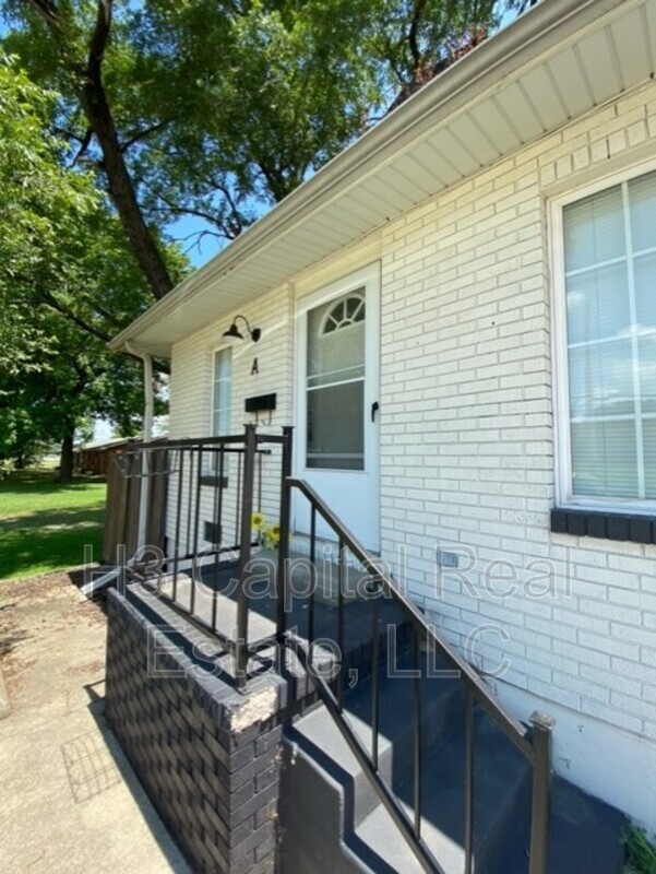 Granite City Condo: 4900 Maryville Rd