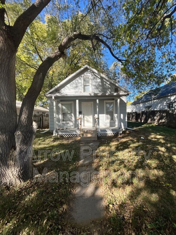 Lincoln House: 2234 Dudley Street