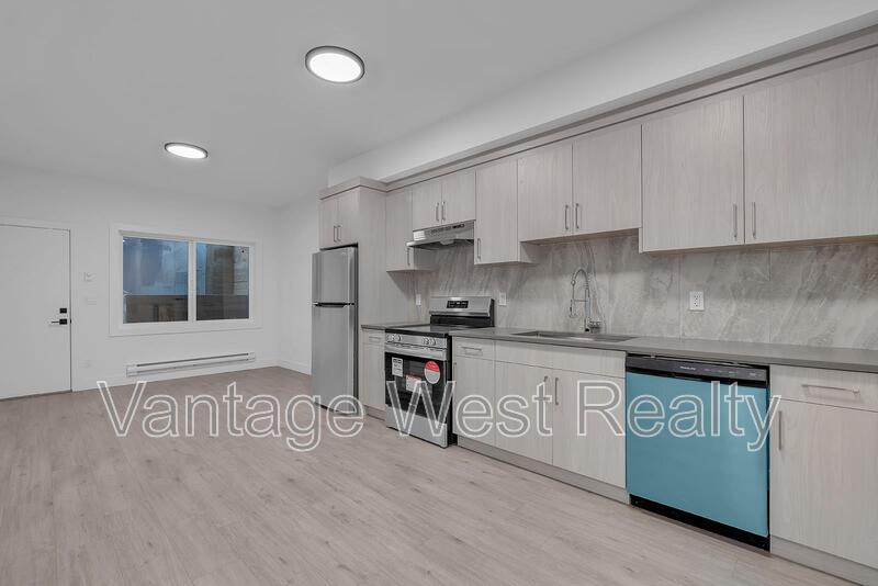 West Kelowna House: 3576-B Silver Way