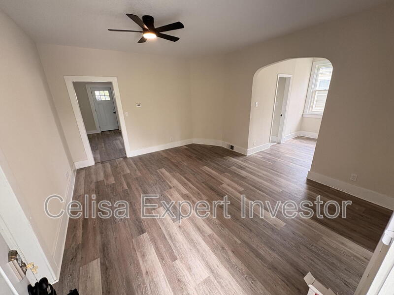 Fort Wayne Condo: 805 Edgewater Ave