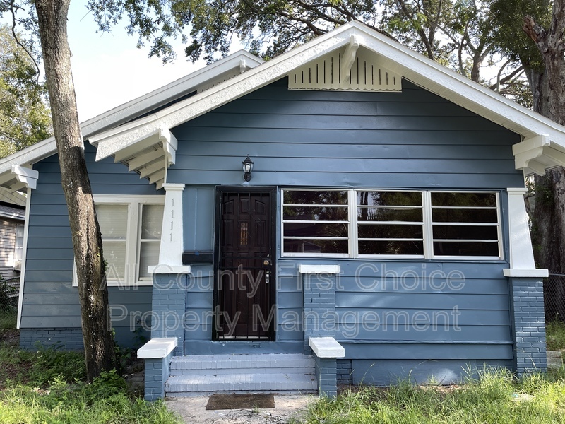 St. Petersburg House: 1111 James Ave S