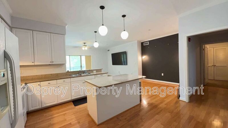 Charming 2-Bedroom Condo in Port Warwick - Photo 3