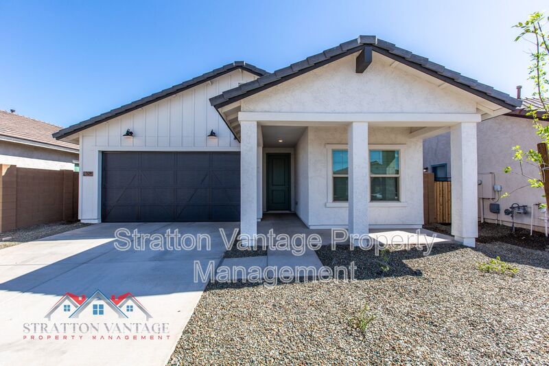 Laveen House: 7439 S 76th Dr