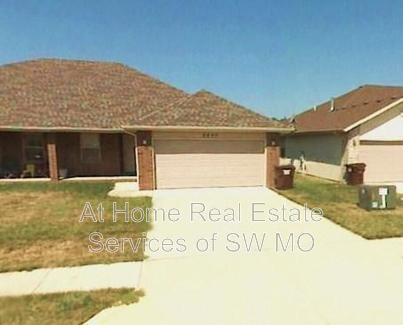 Republic Condo: 1133 N Westwood