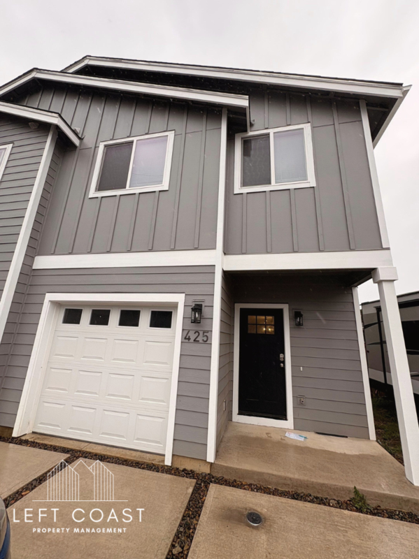 Lincoln City House: 425 Southeast Inlet Avenue