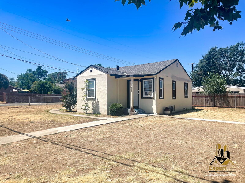 Sacramento House: 3445 Belden St
