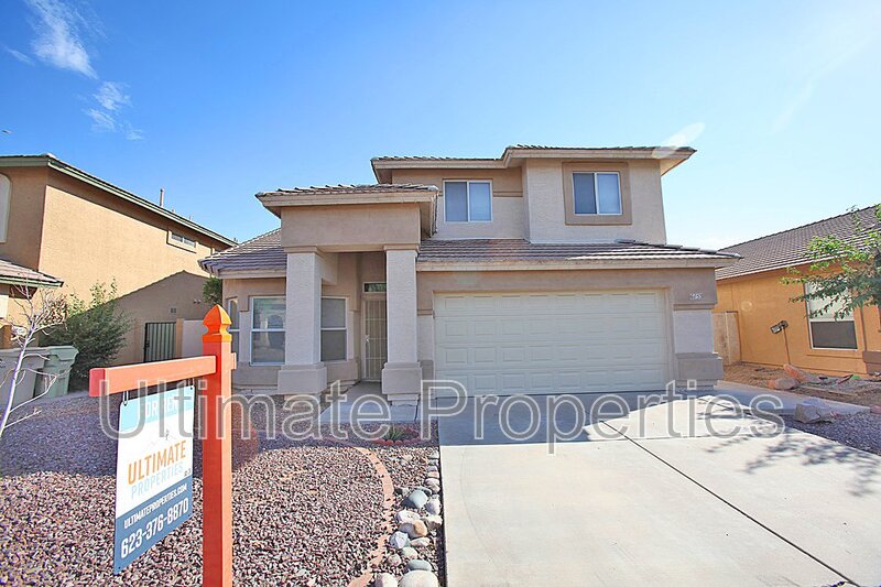 Glendale House: 6153 W Echo Ln