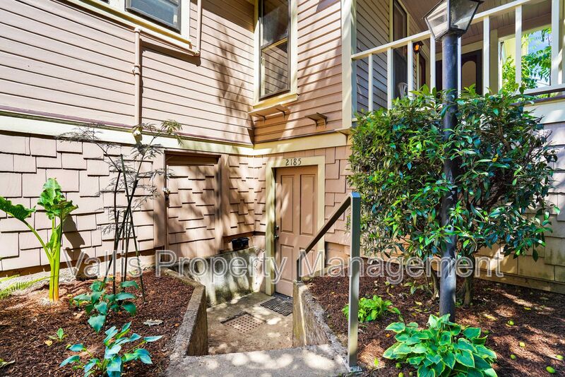 Salem Condo: 2185 Trade Street Southeast