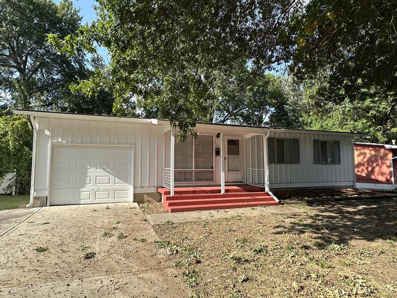 Kansas City House: 8704 East 92nd Street