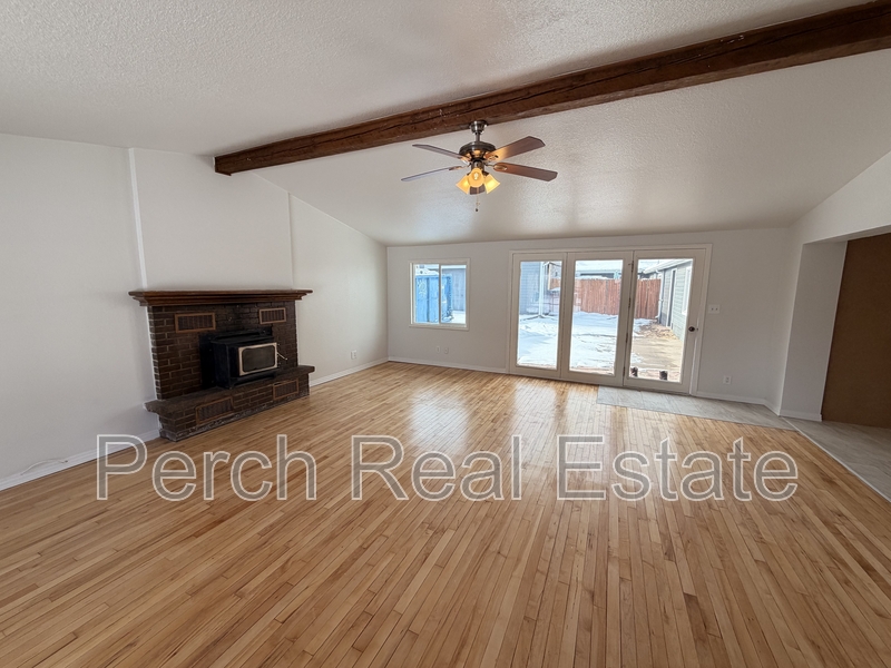 Lakewood House: 105 South Kendall Street