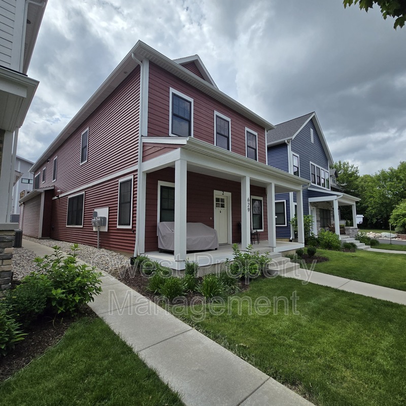 Grand Rapids Townhome: 629 Fairview Ave