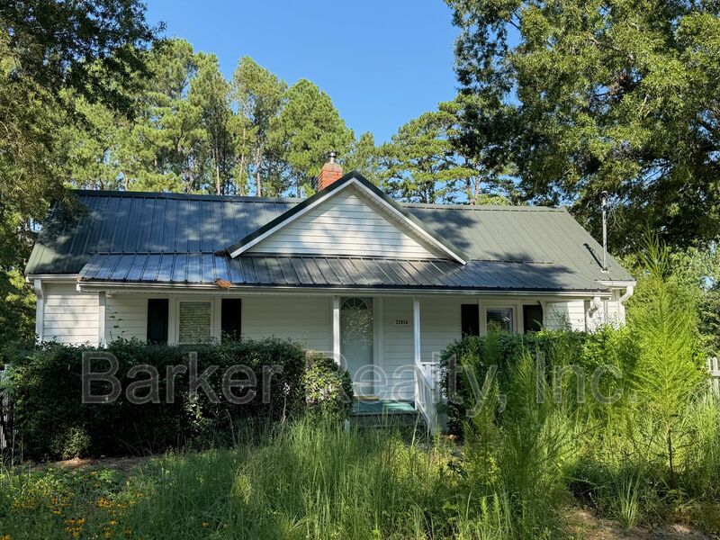 Durham House: 2203-A Patterson Road