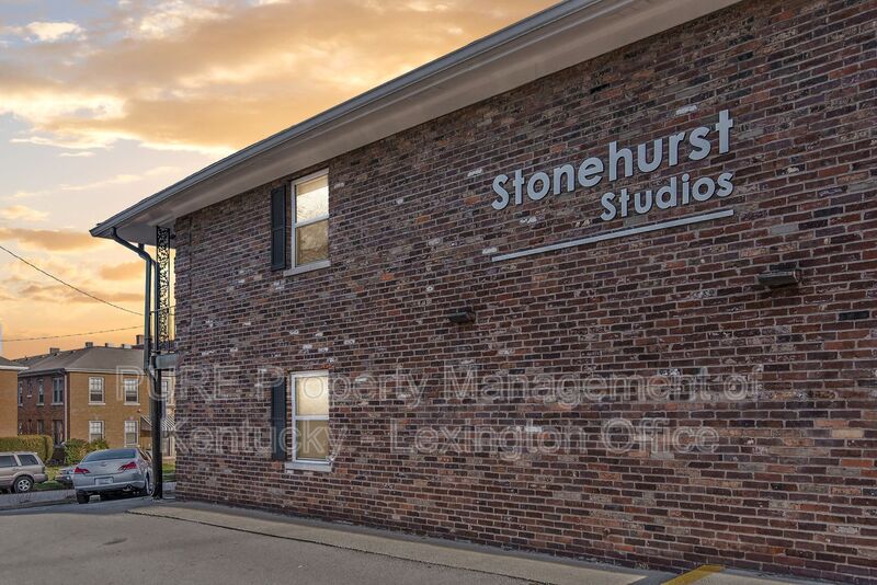 Lexington Condo: 256 Lyndhurst Place