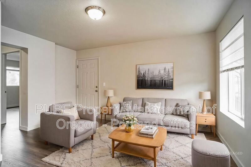 Portland Apartment: 141 NE 147th Ave