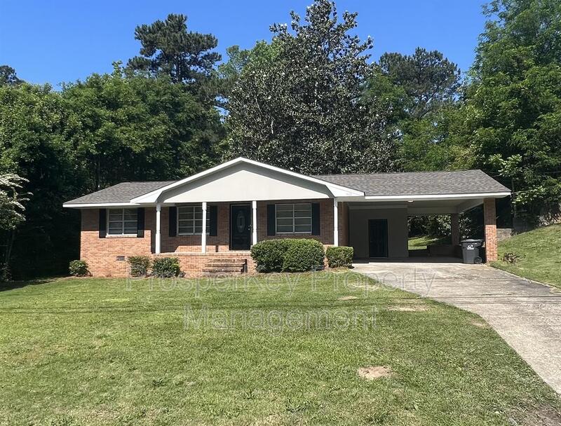 Phenix City House: 909 28th Ave