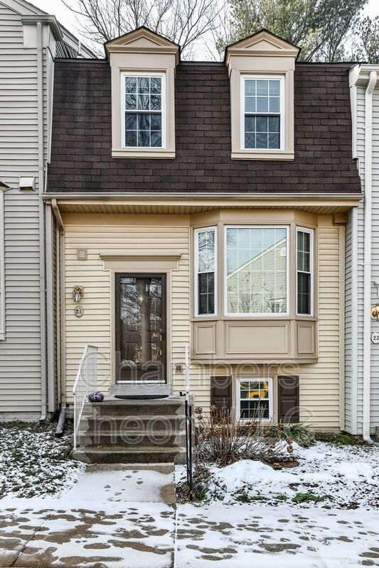 Alexandria House: 21 Fendall Avenue