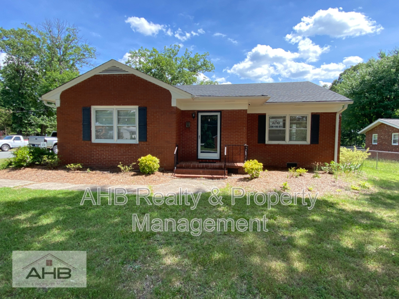 Burlington House: 1804 West Front St