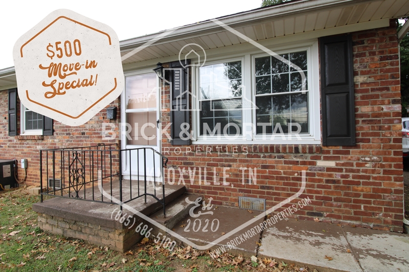 Knoxville House: 2409 Holbrook Drive