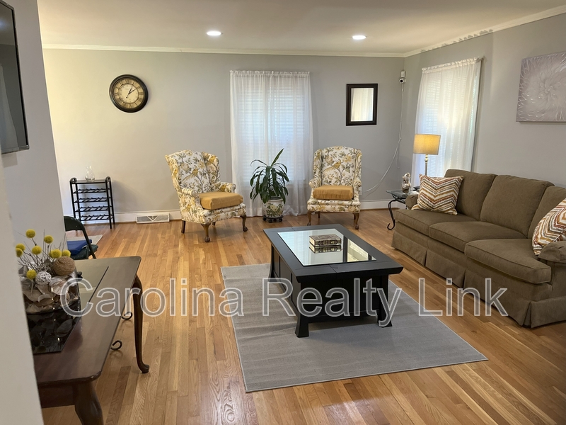 Charlotte House: Tuckaseegee Rd