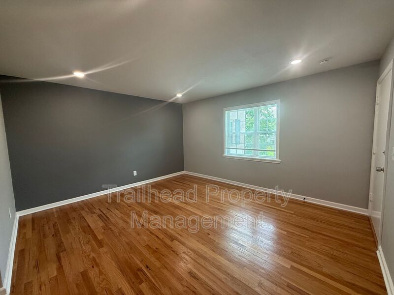 Kansas City House: 6425 Brookside Rd