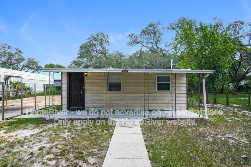 Tampa House: 5304 E 14th Ave