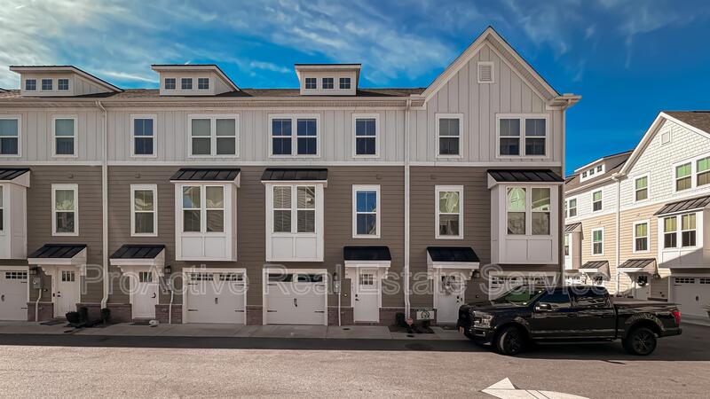 Norfolk Condo: 561 Westport St