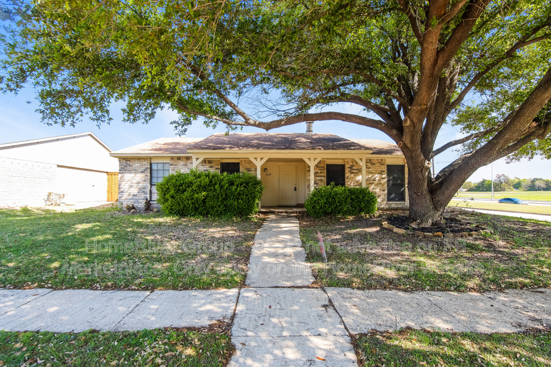Dallas House: 7009 Emory Oak Ln