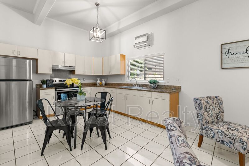 Honolulu Condo: 1566 Kealia Dr