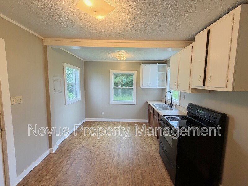 Carrollton House: 2227 W Hwy 5