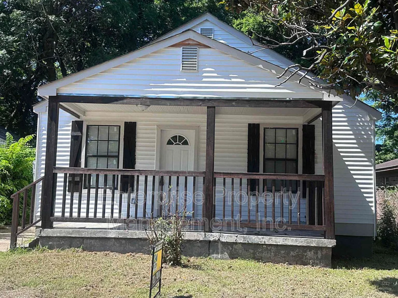 Memphis House: 2498 Vandale Ave